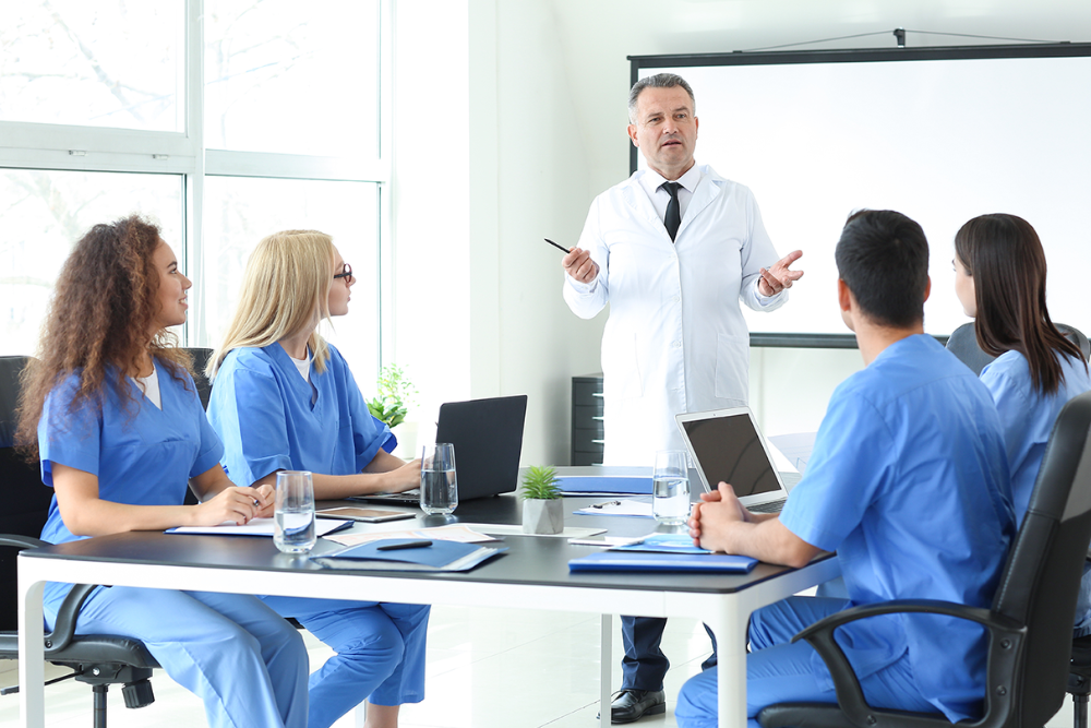 Kompleks uzdrowiskowy wykonujący tysiące zabiegów dziennie. Podejście do medycyny łączy wiedzę światowej sławy lekarzy, fizjoterapeutów i najnowszą technologię z niezwykłą mocą natury. Posiada wła (1)