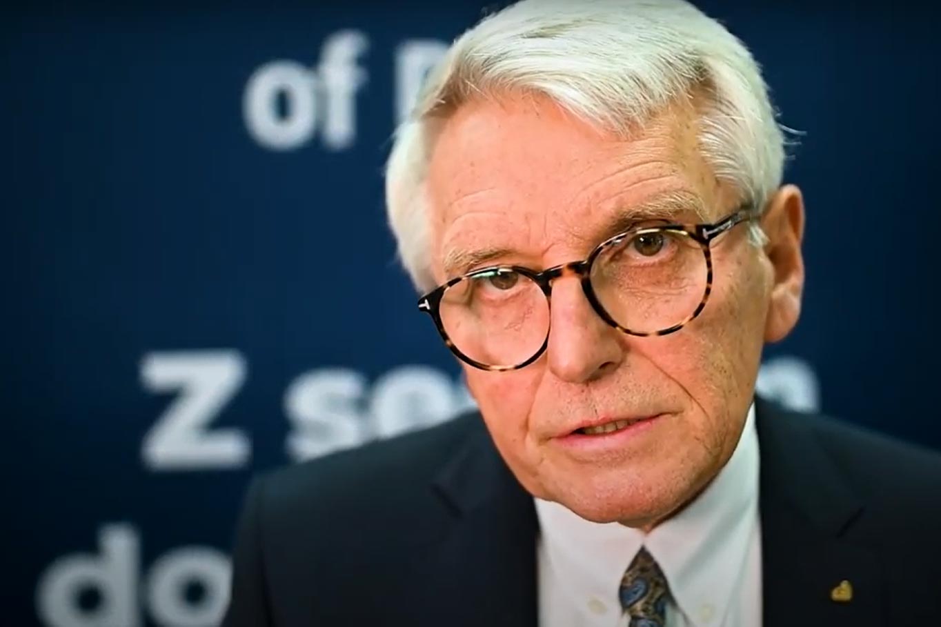 W trosce o dobro pacjentów prof. Andrzej Bochenek, kardiochirurg American Heart of Poland informuje, że nie rekomenduje żadnych farmaceutyków, a jego wizerunek został bezprawnie wykorzystany do promocji suplementów.