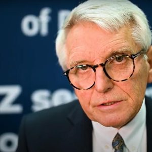 W trosce o dobro pacjentów prof. Andrzej Bochenek, kardiochirurg American Heart of Poland informuje, że nie rekomenduje żadnych farmaceutyków, a jego wizerunek został bezprawnie wykorzystany do promocji suplementów.