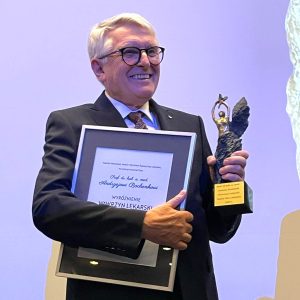Prof. Andrzej Bochenek uhonorowany Wawrzynem Lekarskim