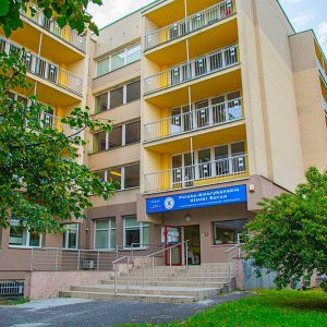 O X Oddziale Kardiologii, Elektrofizjologii i Elektrostymulacji Ambulatoryjnej Opieki Specjalistycznej Polsko-Amerykańskich Klinik Serca w Tychach mówi Tadeusz, pacjent tego oddziału.