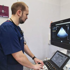 Nowoczesny ultrasonograf w poradni Polsko-Amerykańskich Klinik Serca w Sztumie, Grupa American Heart of Poland pomoże diagnozować pacjentów