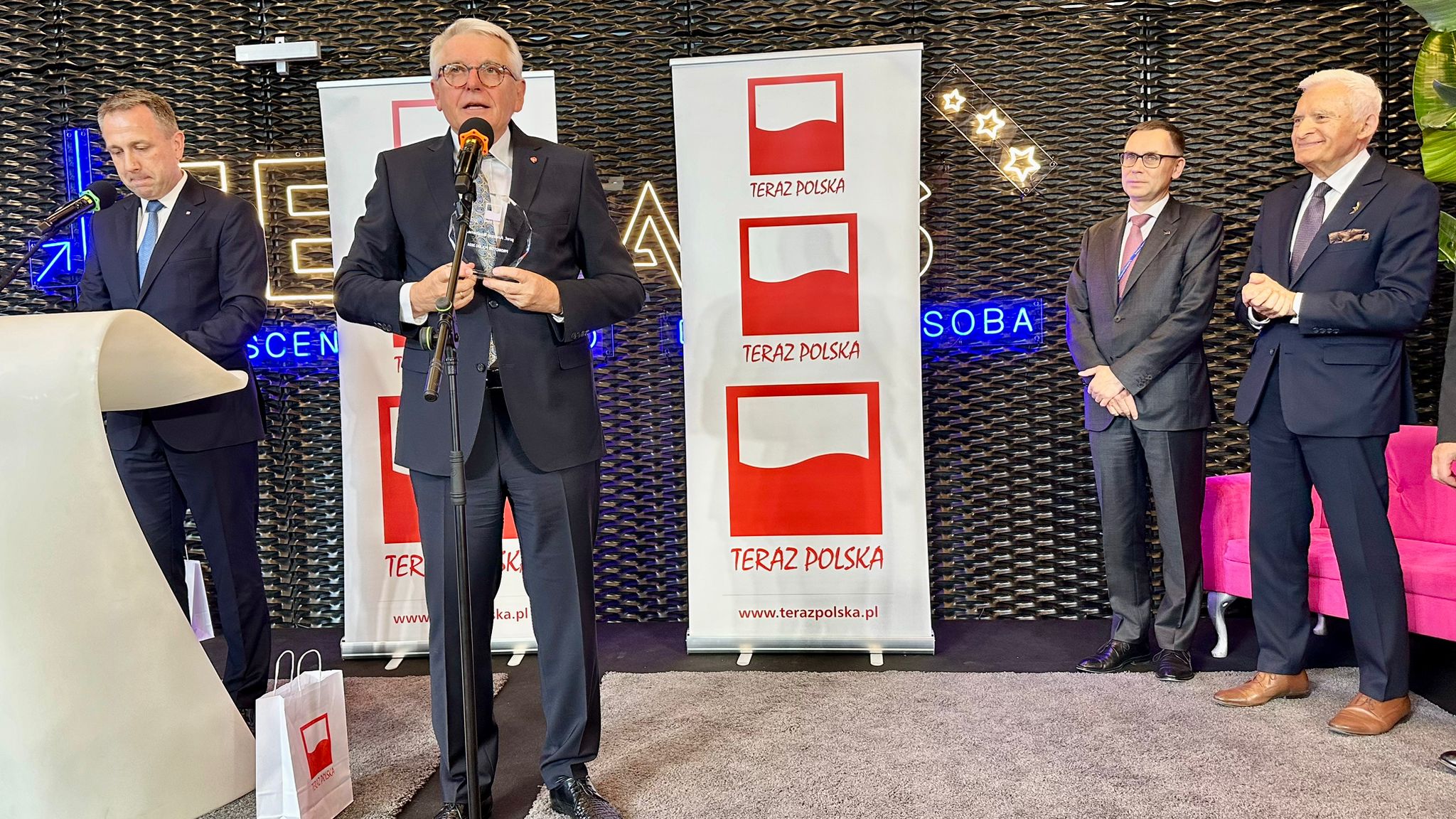 Legenda kardiochirurgii w gronie Promotorów Polski. Gratulacje dla prof. Andrzeja Bochenka!