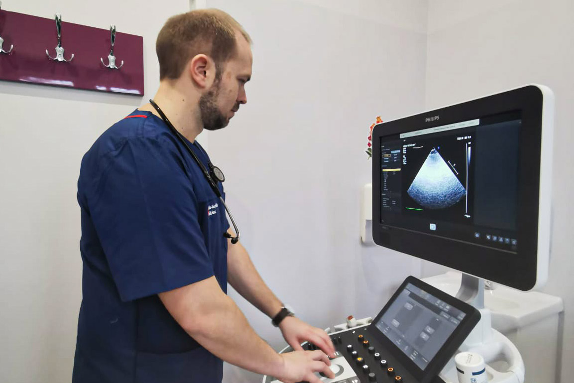 Nowoczesny ultrasonograf w poradni Polsko-Amerykańskich Klinik Serca w Sztumie, Grupa American Heart of Poland pomoże diagnozować pacjentów